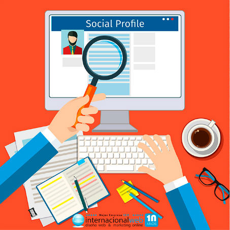 La red social Linkedin nace en el año 2003 orientada a las empresas, los negocios y el empleo. Partiendo del perfil de cada...