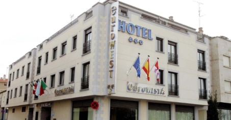 Hotel Eurowest: Alojamiento en el Centro de Salamanca Hotel Eurowest ofrece alojamiento a una buena relación calidad-precio con conexión inalámbrica a internet...